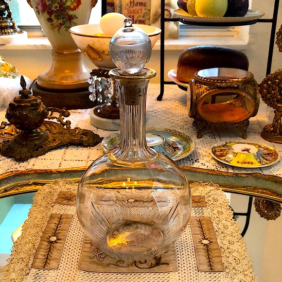 EUC- Antique Handmade Blown Glass Decanter with Original Stopper - Picture 11 of 11